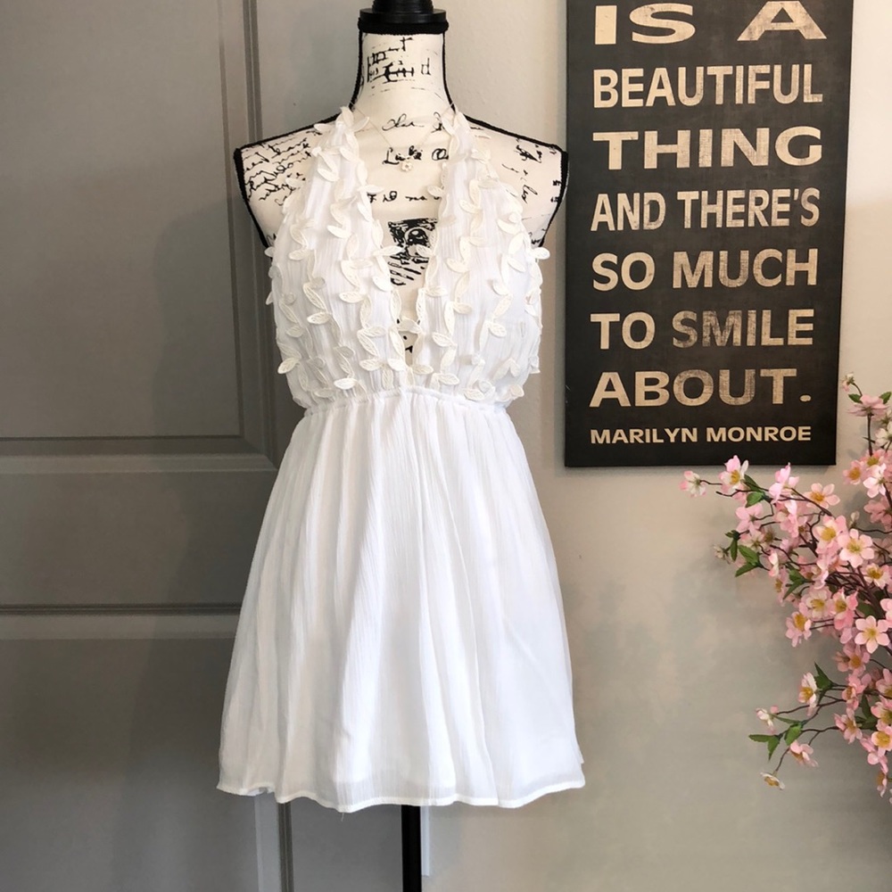 Last One!!❤️White & Ivory Halter Dress❤️ - Picture 5 of 8